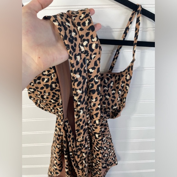 Aerie NWT Brown Leopard Print One piece Full Coverage Swimsuit Medium Juniors - Picture 2 of 9